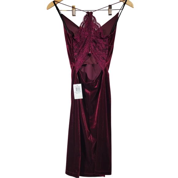 B. Darlin Spaghetti Strap V-Neck Lace Bra-Back Velvet Sheath Dress in Wine NWT - Picture 4 of 11